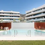 Stylish 2Br Pool & Balcony
