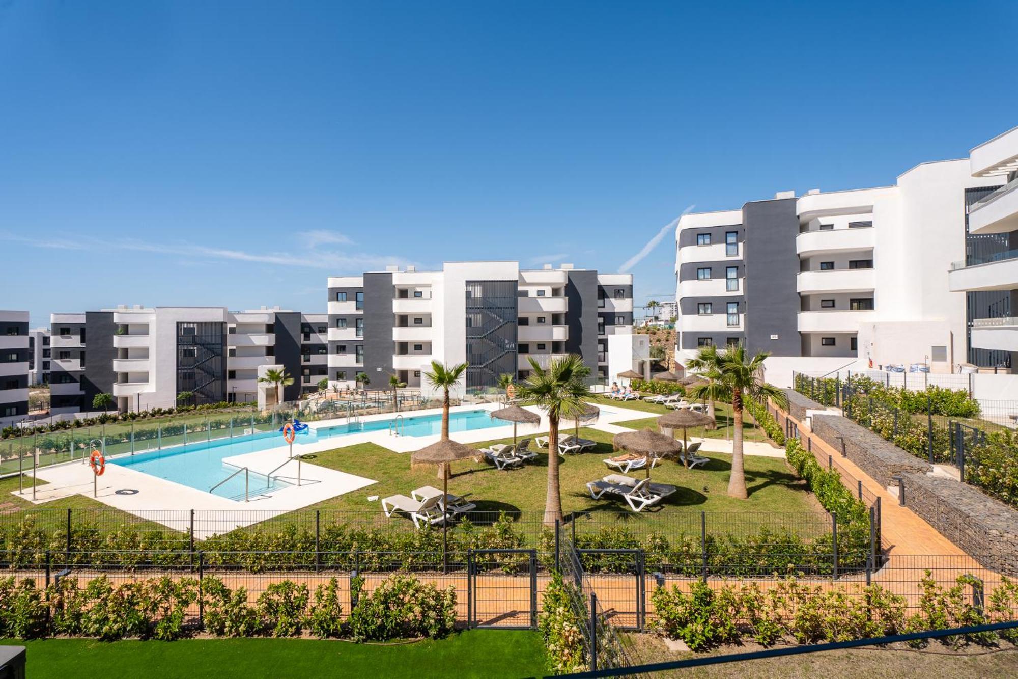 Stylish 2br Pool & Balcony Huoneisto *